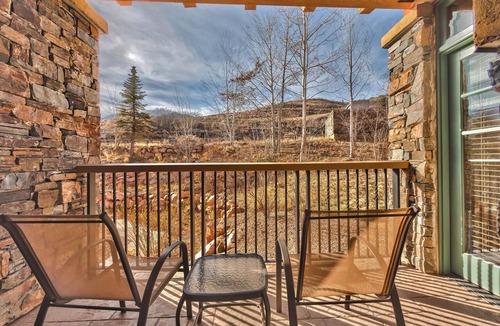 Park City Condo | Large Ski In Ski Out 3 Bedroom+Loft Sleeps 10 Pool Hot Tub Vaulted Ceilings MC10A