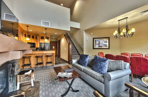 Park City Condo | Large Ski In Ski Out 3 Bedroom+Loft Sleeps 10 Pool Hot Tub Vaulted Ceilings MC10 B