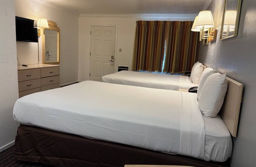 Willits Hotel | Lark Motel