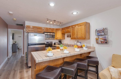 St. George Condo | Las Palmas Resort 124, Mesa Views, Accepts Nightly & Monthlies, Grill, and fully stocked kitchen