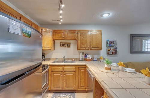 St. George Condo | Las Palmas Resort 124, Mesa Views, Accepts Nightly & Monthlies, Grill, and fully stocked kitchen