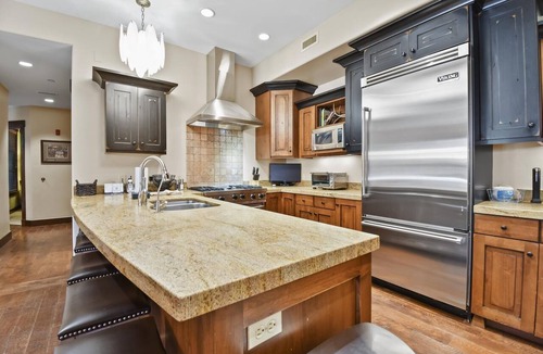 North Park City Condo | Last-Minute Savings! Slope-side Condo with Ski-in/Ski-out Access and Hot Tub!