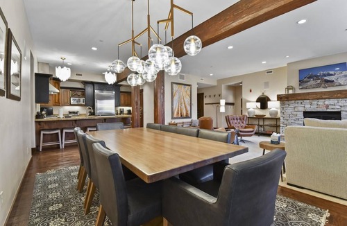 North Park City Condo | Last-Minute Savings! Slope-side Condo with Ski-in/Ski-out Access and Hot Tub!