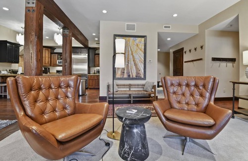 North Park City Condo | Last-Minute Savings! Slope-side Condo with Ski-in/Ski-out Access and Hot Tub!