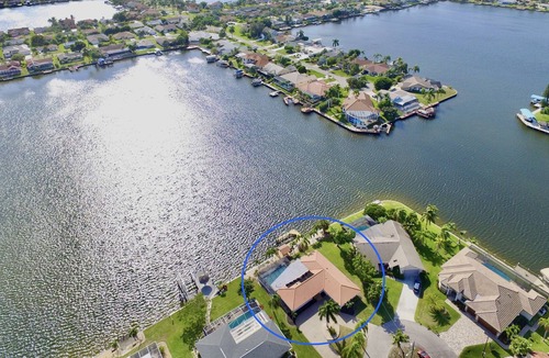 Eight Lakes Villa | LAST MINUTE Villa White Pelican-in great location on 8 lakes, heat. pool, kayaks