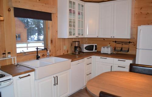 Saint-Ludger-de-Milot Ski Chalet | Les Chalets du Lac Serein (Milot)
