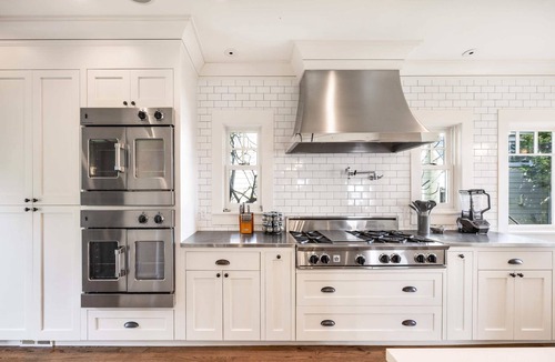 Leschi House | Leschi Retreat w, Breathtaking Water View,Sleeps 14