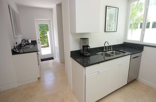 Lido Shores House | Lido Key Luxury Pool Home–Perfect for Families Lido Shores Sanctuary by RVA