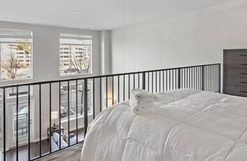 Tysons Apartment | Life at The Top | Luxury | Loft | Pool | Lifestyle
