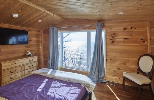 Dunnville Cottage | LIGHTHOUSE LANDING COTTAGE RENTAL IN DUNNVILLE, ONTARIO