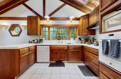 Little River House | Little River Retreat- Dog Friendly with Grill