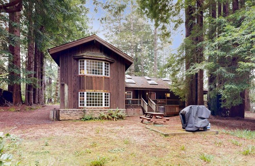 Little River House | Little River Retreat- Dog Friendly with Grill