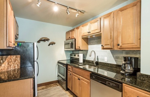Siesta Key Cottage | Location. 3 bedroom cottage block from beach and two blocks from Siesta Village