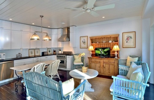 Downtown Villa | Location In Down Town Key West W/2 Pools, Huge Private Roof Deck & Parking