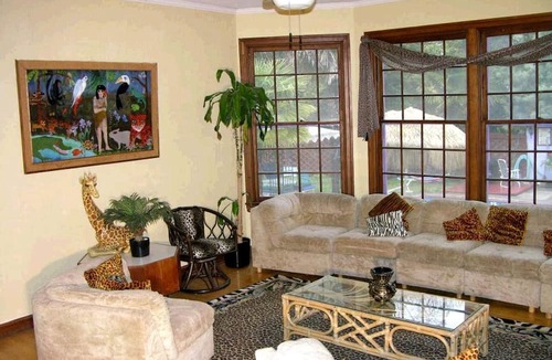 Geyserville Cottage | Lodge Room for 2-3 people