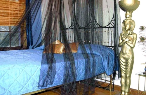 Geyserville Cottage | Lodge Room for 2-3 people
