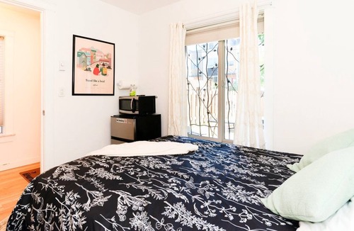 Alki Apartment | Loftium | Cozy & Chic Guest Suite - steps from Alki Beach!