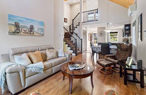 Regional District of Nanaimo Cottage | Looking for a place to unwind and relax, then this is the place for you.