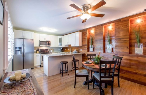New Town House | Lotus Blossom: Discover Paradise, 3BR Home W/Tropical Courtyard, Hot Tub & Minutes from Old Town!