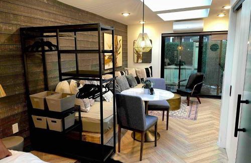 Logan Circle House | “LOVE SHACK” alley guesthouse in DC’s HOTTEST AREA