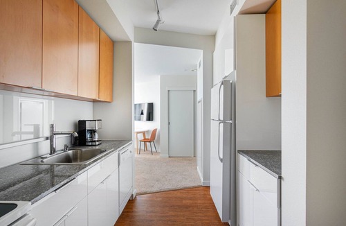West Bellevue Apartment | Lovely Downtown Bellevue Studio w/Gym, W/D, near shops, by Blueground