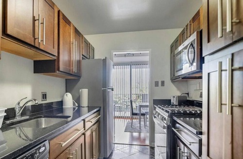 Alexandria West Condo | Lovely Duplex Apartment - Free Garage parking close to DC