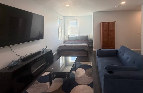 Mount Pleasant Apartment | Lucy Private Studio
