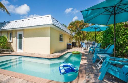 Siesta Key House | Lulu's Crescent Cottages - Entire two unit complex