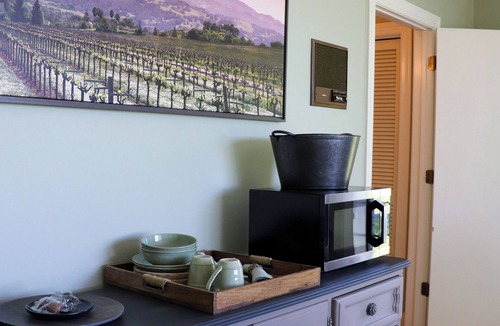 Haywood House | Lush Countryside & Shenandoah Mountain Views at Quiet Hills Retreat