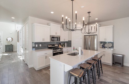 St. George Villa | Luxe 3BR Sleeps 12 - Overlooks Pool, On 18th Hole