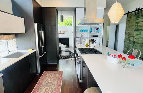 West Queen Anne House | Luxe Modern City Home+Water/Sunset VIEWS+Hot Tub+Parking+AC+ 2 primary bedrooms!