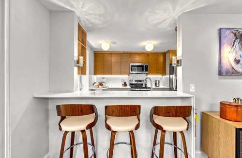 Ringling Estates House | Luxe Oasis | Private Pool, In St Armands Circle, Near Lido Key Beach