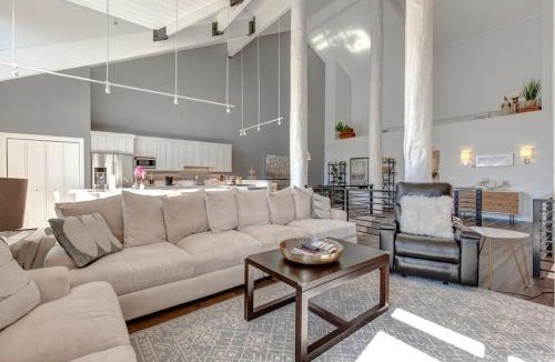 Park Meadows House | Luxe townhome with pool private hot tub washer & dryer & garage