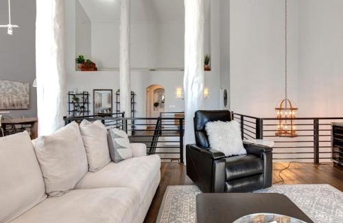 Park Meadows House | Luxe townhome with pool private hot tub washer & dryer & garage