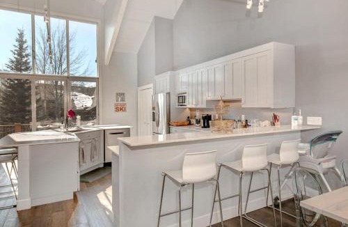 Park Meadows House | Luxe townhome with pool private hot tub washer & dryer & garage