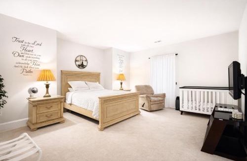 Clifton Apartment | Luxurious 2BR Movie Theater Game Room Full Kitchen Gym