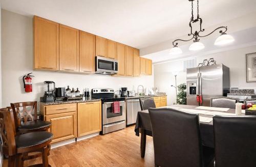 Clifton Apartment | Luxurious 2BR Movie Theater Game Room Full Kitchen Gym