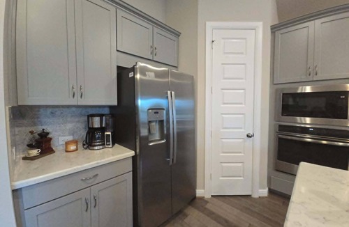 Sugar Land House | Luxurious 4-5 bedroom house in Sugar Land: AC & Appliances &more sleeping area