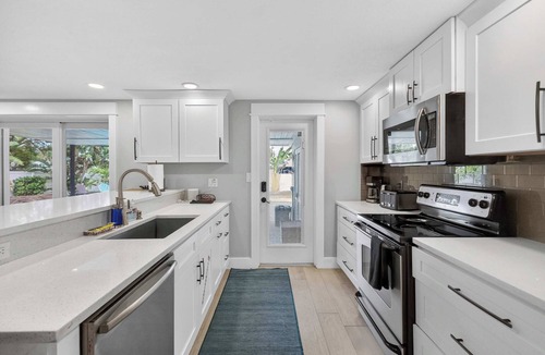 Sarasota Villa | Luxurious 4-Bedroom Retreat near Siesta Key