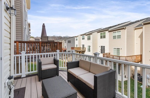 Stafford House | Luxurious Gateway near Quantico Base