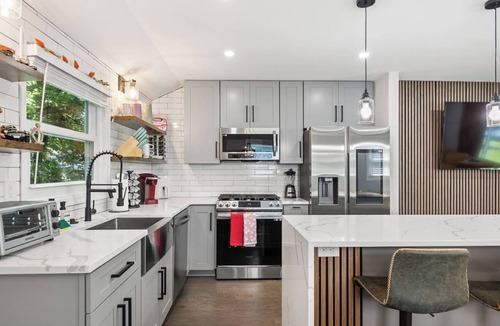 Oxon Hill Bed & Breakfast | Luxurious - MGM - 10 miles to national Mall!