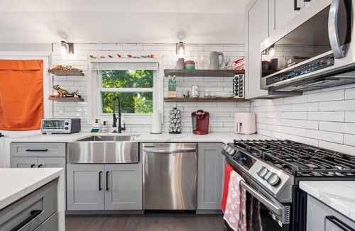 Oxon Hill Bed & Breakfast | Luxurious - MGM - 10 miles to national Mall!