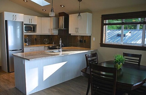 Port Renfrew Cottage | Luxurious Modern Oceanfront Cottage in Port Renfrew