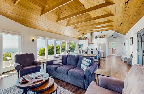 Albion House | Luxurious, new coastal home w/modern kitchen, sweeping ocean and pastoral views