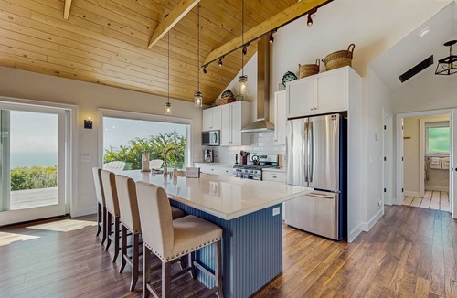 Albion House | Luxurious, new coastal home w/modern kitchen, sweeping ocean and pastoral views