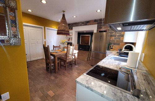 South Capitol Apartment | Luxurious New Mexican Queen Suite Across State Capitol Downtown Santa Fe