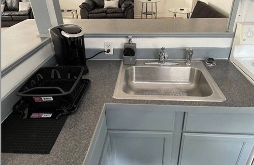 Durham Apartment | Luxurious Studio w/Full Kitchen Shared Pool & Spa