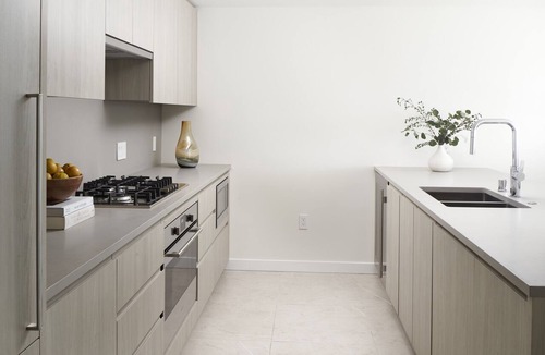 Belltown Hotel | Luxury 1-BR Suite in Seattle: Pools, Fitness, Balcony & Full Amenities!