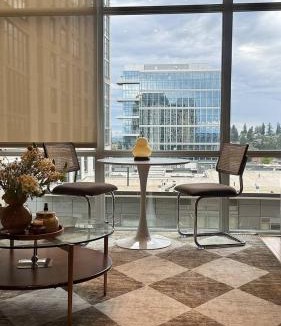 Northwest Bellevue Apartment | Luxury 1bedroom home office Gym
