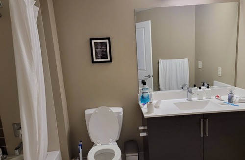 Aurora Highlands Apartment | Luxury 2 Bedroom 2 Bath Apartment 2 Blocks From Pentagon City Mall